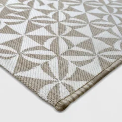 Cameo Outdoor Rug Gray/White - Opalhouse